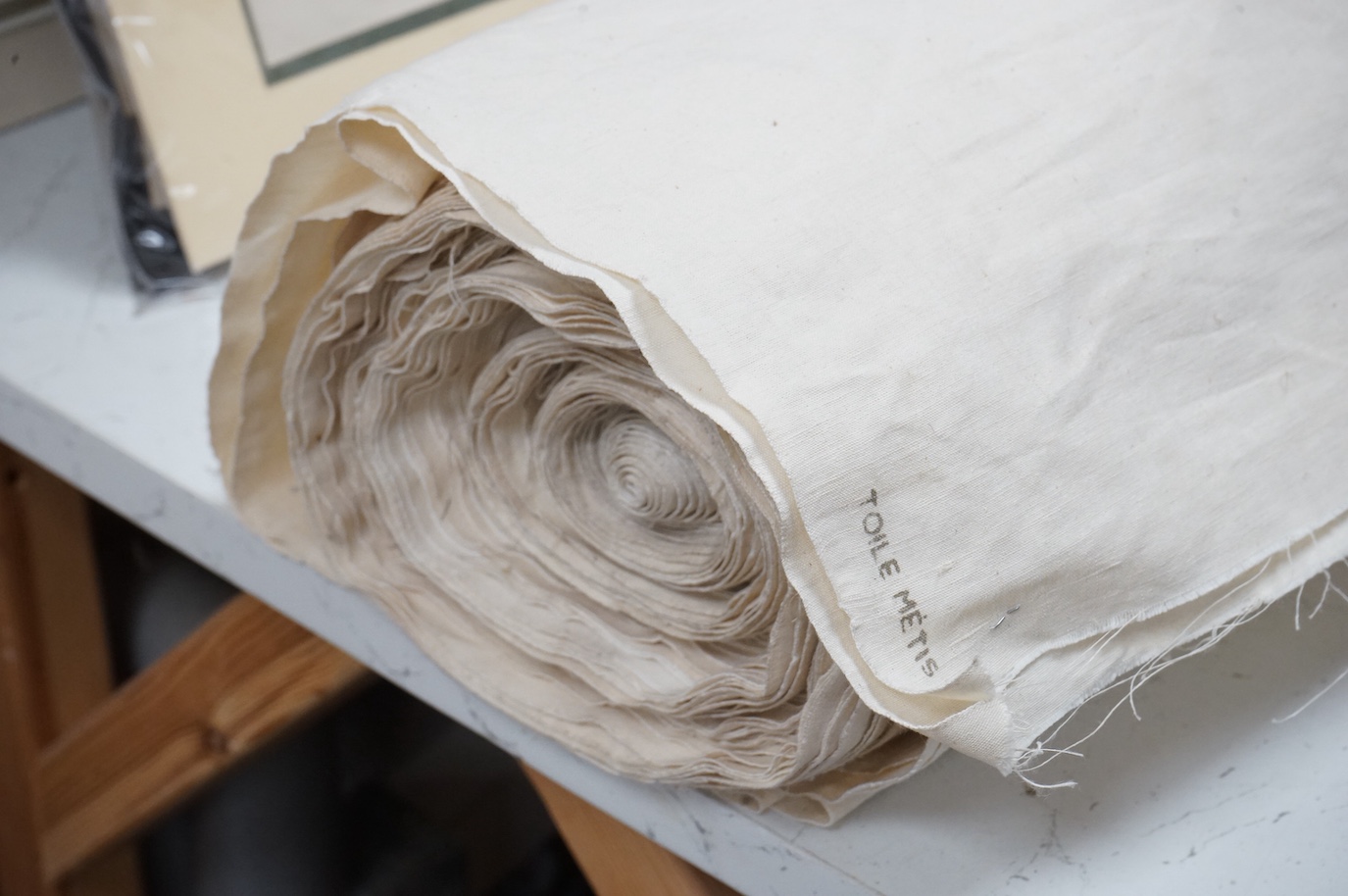 French Toile Metis, one long roll: unused 22metres long (approx) x 2.4metres wide.